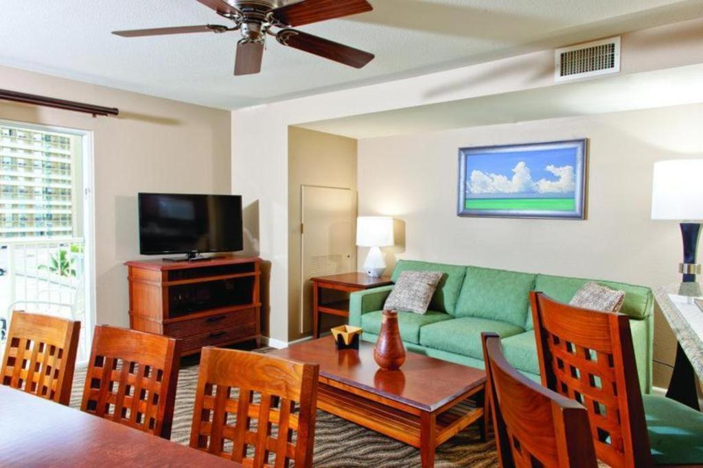 Club Wyndham At Waikiki Beach Walk Гонолулу Екстер'єр фото