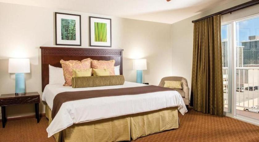 Club Wyndham At Waikiki Beach Walk Гонолулу Екстер'єр фото