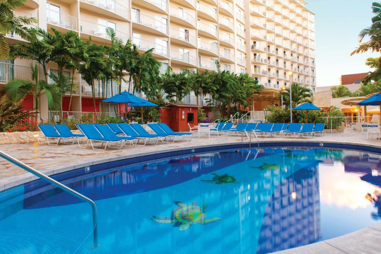 Club Wyndham At Waikiki Beach Walk Гонолулу Екстер'єр фото